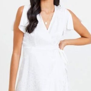 Altered state white maxi dress. Size medium. Only worn once for an hour.